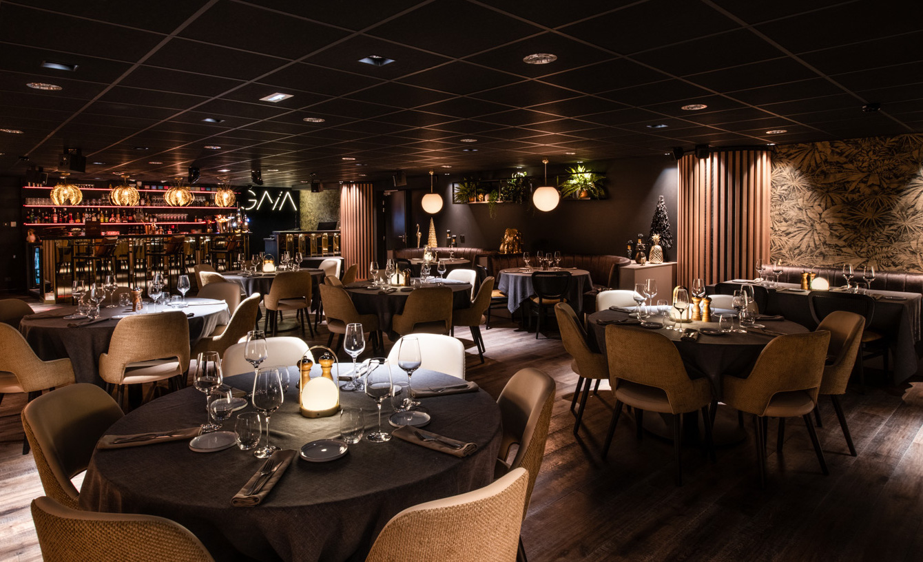 La salle du restaurant Gaïa au Manali Lodge